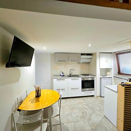 Guru House B&B Apartments Милаццо Экстерьер фото