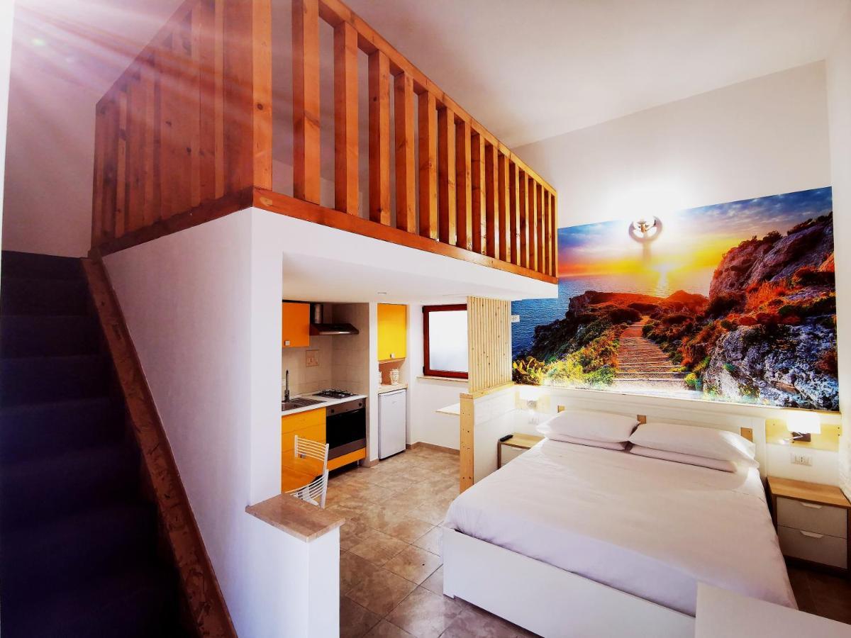Guru House B&B Apartments Милаццо Экстерьер фото