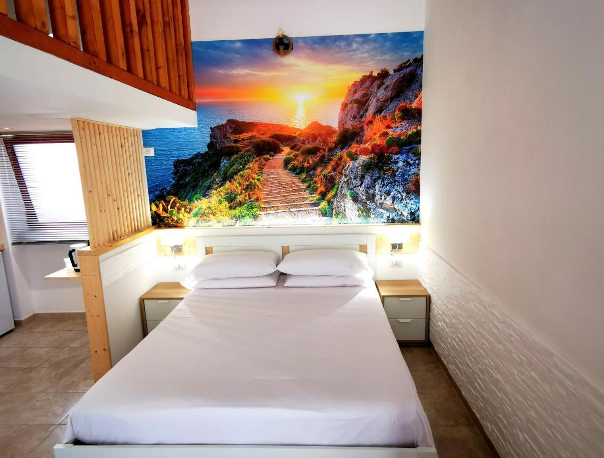 Guru House B&B Apartments Милаццо Экстерьер фото