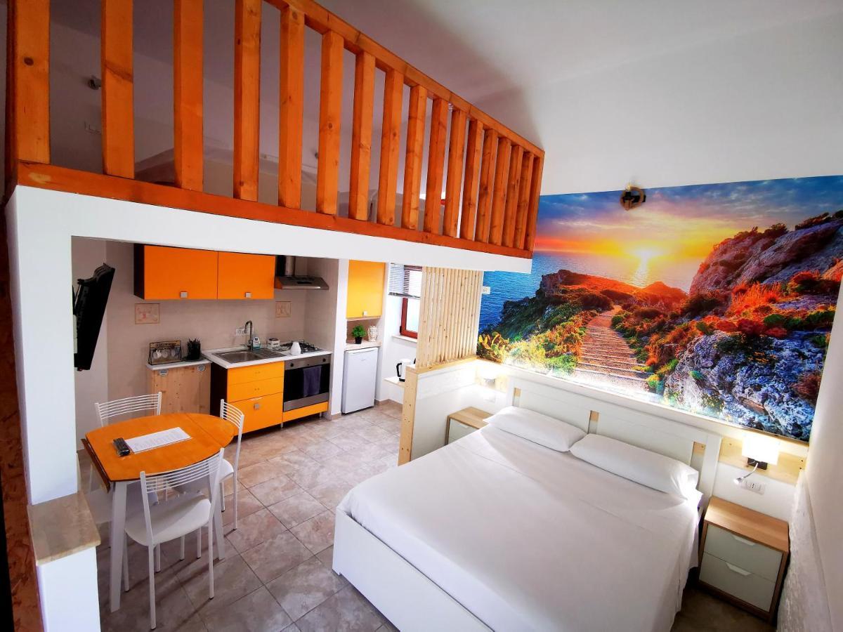 Guru House B&B Apartments Милаццо Экстерьер фото