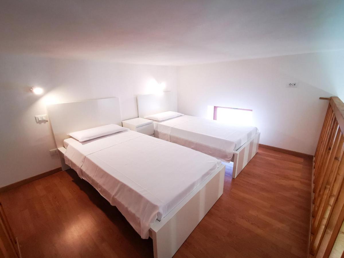 Guru House B&B Apartments Милаццо Экстерьер фото