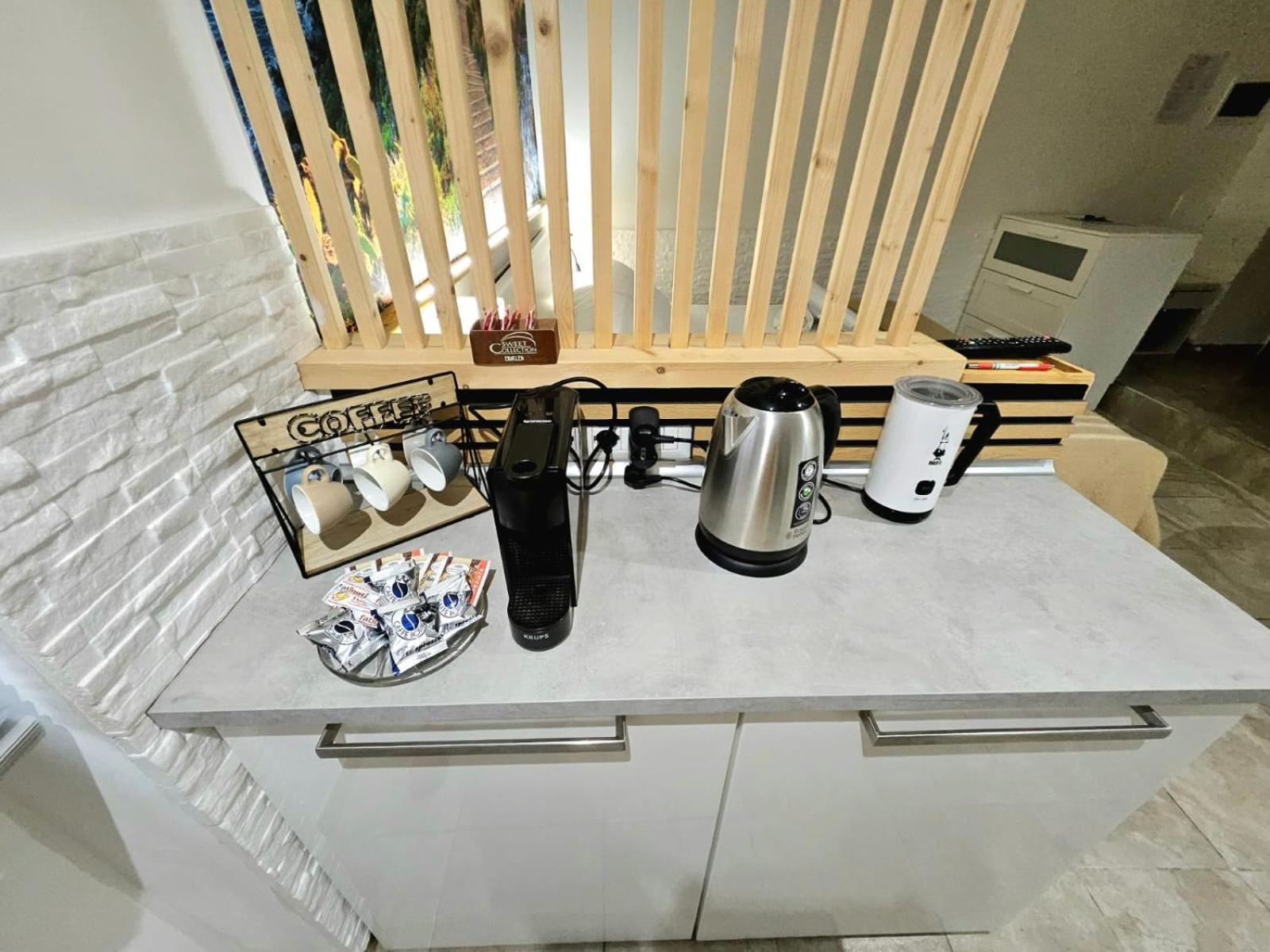 Guru House B&B Apartments Милаццо Экстерьер фото